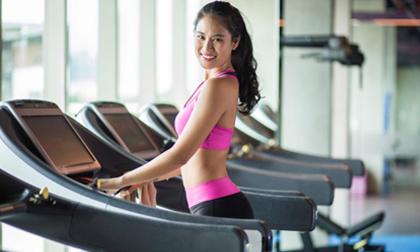 Hoa hậu biển Vân Anh gợi cảm với đường cong hoàn hảo tại phòng tập