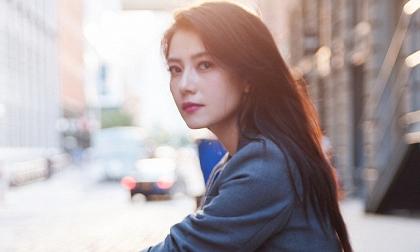 Cao Viên Viên đượm buồn trên đường phố New York