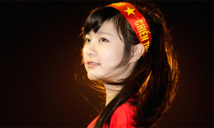 Những hotgirl 'bỗng dưng' nổi tiếng nhờ... bóng đá