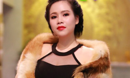 Trương Phương diện khăn lông thú gây tranh cãi