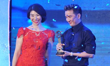 Mr. Đàm 'ẵm' giải 'Nghệ sỹ thu được quảng cáo nhiều nhất 2014' 