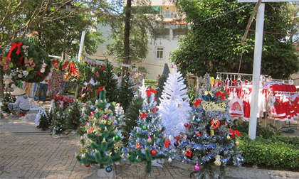 Ghé thiên đường đồ trang trí Giáng Sinh ở TP.HCM