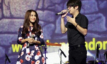 'Ma nữ' Tú Vi 'mùi mẫn' bên Bùi Anh Tuấn