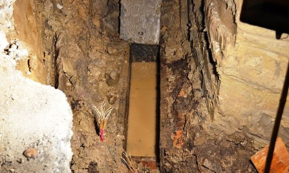 Hà Nội: Phát hiện quan tài còn nguyên vẹn chôn giữa đường