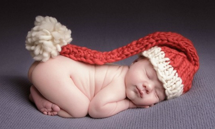 Xúc động với bộ ảnh bé sơ sinh đón Noel tuyệt đẹp 