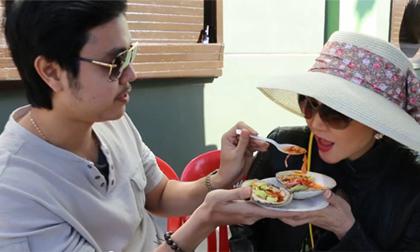 Clip: Vũ Hoàng Việt tình tứ bón đồ ăn cho người tình U60