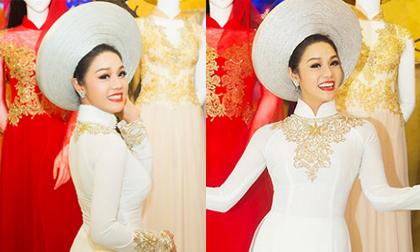 Nhật Kim Anh diện áo dài bó sát 'đập tan' nghi án bầu bí