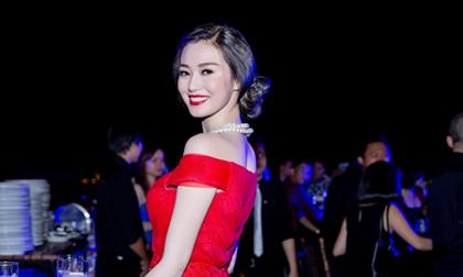 Khánh My đẹp như nữ thần trong sắc đỏ