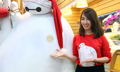 Trai xinh, gái đẹp BB&BG 'phấn khích' với Baymax khổng lồ