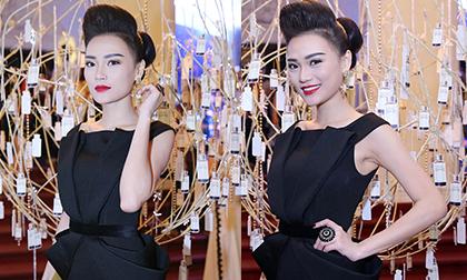 Cao Thùy Linh đẹp ấn tượng với “cây đen” quý phái