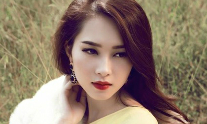 Hoa hậu Đặng Thu Thảo đẹp nao lòng giữa trời đông