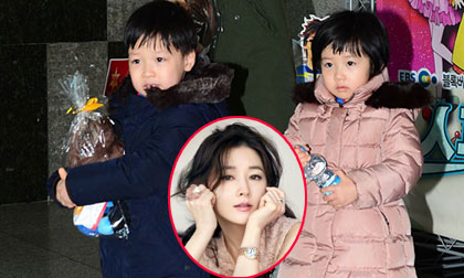 Cặp song sinh nhà Lee Young Ae ngơ ngác trong lần đầu dự sự kiện