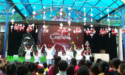 Trường mầm non, tiểu học tưng bừng đón Noel