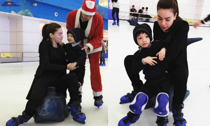 Mẹ con Hà Hồ hào hứng trượt băng cùng ông già Noel