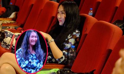 Phi Thanh Vân tự tin xuất hiện với chiếc mũi hỏng