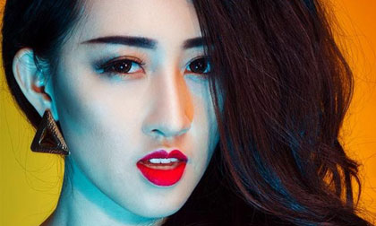 Hoa hậu Huỳnh Thúy Anh khoe vẻ đẹp cổ điển thật diễm lệ