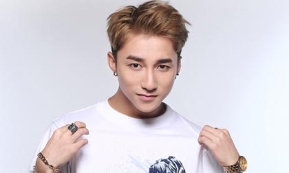 Sơn Tùng M-TP cực ngầu khi diện áo mang hình chính mình