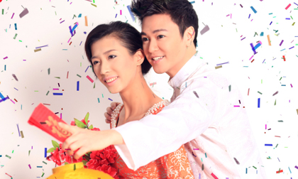 Ca sĩ Phan Anh cặp kè gái trẻ trong những ngày đầu năm mới