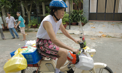 Phim của Hoài Linh "đốt cháy" phòng vé dịp Tết