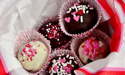 Mùa Valentine không chỉ có chocolate