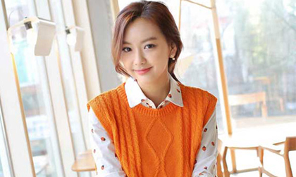 Gợi ý mix sơ mi và áo len đẹp miễn chê