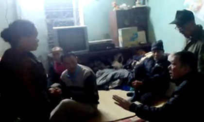 Đôi bạn già bị "cấm duyên" được đưa vào viện dưỡng lão