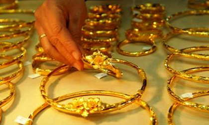 Giá vàng tăng đột biến trong ngày Valentine