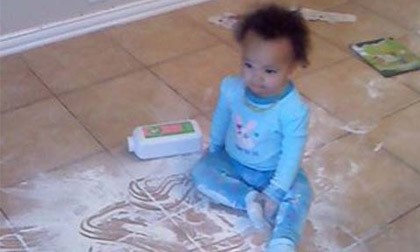 Trẻ con và những trò nghịch ngợm khiến bố mẹ "phát điên"