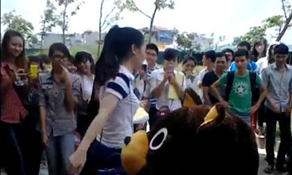 Tỏ tình hoành tráng, kết thúc “thê thảm"