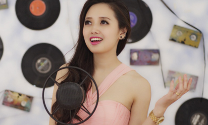 MC Ngọc Trang làm cô nàng nhạc công lãng mạn