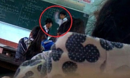 Thầy giáo tát học sinh giữa lớp bị kiểm điểm