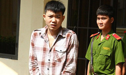 Anh trai 15 tuổi dùng dao đe dọa để cưỡng hiếp em gái