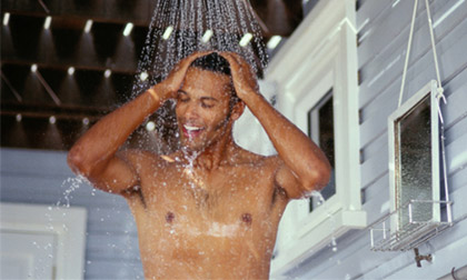 Tập luyện xong nên tắm thế nào để không rước hoạ?