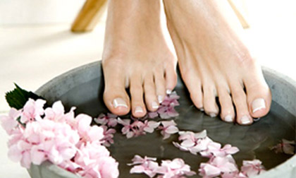 Loại bỏ mùi hôi chân quá đơn giản bằng 9 loại nước ngâm chân