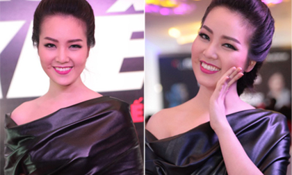 Á hậu Thụy Vân gợi cảm với "cây đen" đi xem "Gác kiếm"