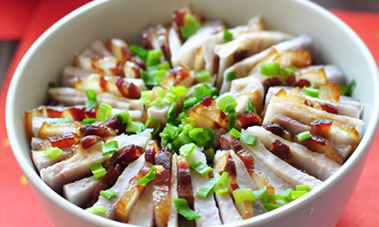 Khoai môn hấp thịt xông khói ngon miệng, đẹp mắt