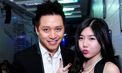 Vắng bạn gái, Tuấn Hưng "thân mật" bên "hot girl không đòi quà"