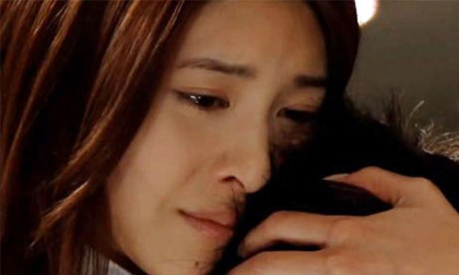 Tôi và anh thời điểm này cứ ôm nhau khóc và đau đớn