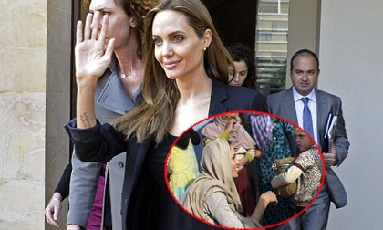 Angelina Jolie ngày càng hốc hác, vẫn gắng đi làm từ thiện