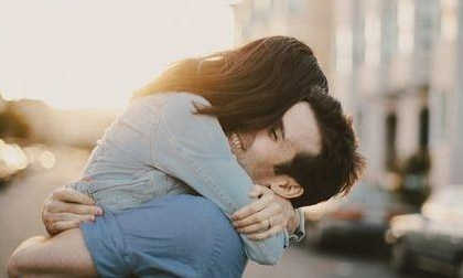 Tình yêu, đâu chỉ có mỗi lời nói đầu môi