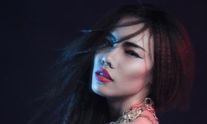 Siêu mẫu Lệ Quyên sắc lạnh và đầy bí ẩn