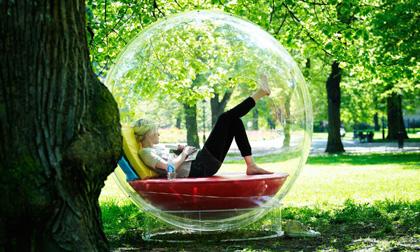 Đắm mình trong phòng nghe nhạc trong suốt độc đáo