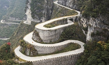 Sởn gai ốc với những con đường chỉ dành cho tay lái dũng cảm