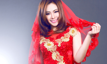 Lương Bích Hữu bất ngờ "đẹp lạ" khi diện áo dài