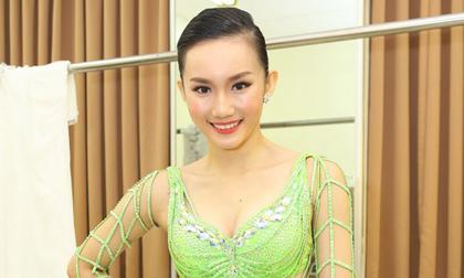 Á quân Mỹ An khoe vai trần gợi cảm đầu xuân