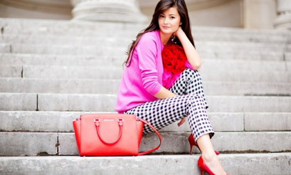 Chọn màu trang phục hợp mệnh tương sinh để đầu năm đi làm may mắn