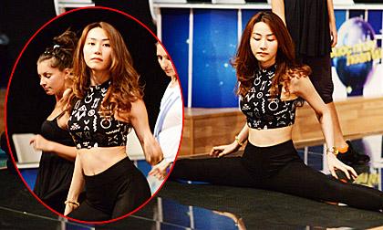 Ngân Khánh mặt mộc, hờ hững "eo con kiến" trên sàn tập