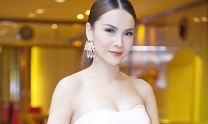 Yến Trang khoe làn da trắng mịn gợi cảm với váy quây