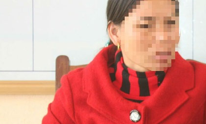 Ghen tuông, dùng phân trâu, ớt bôi lên người "tình địch"