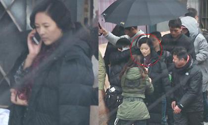 Chương Tử Di được chăm sóc từng ly từng tý cả lúc "buôn" điện thoại